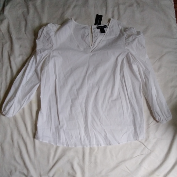 White V-Neck Puff Sleeve Top - Picture 2 of 10